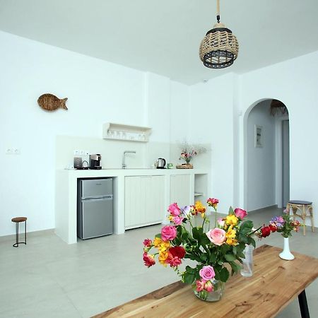Elia Privileged Suites Andros Ανδροσ エクステリア 写真
