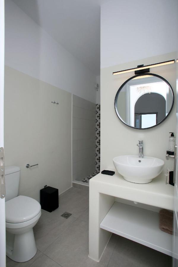 Elia Privileged Suites Andros Ανδροσ エクステリア 写真